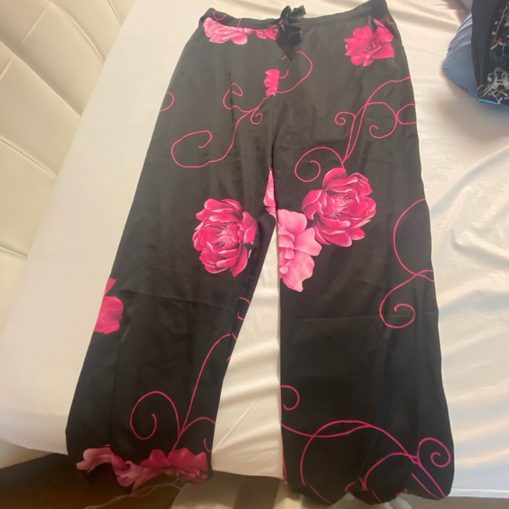 La Vie En Rose Black and Pink Floral Pants
